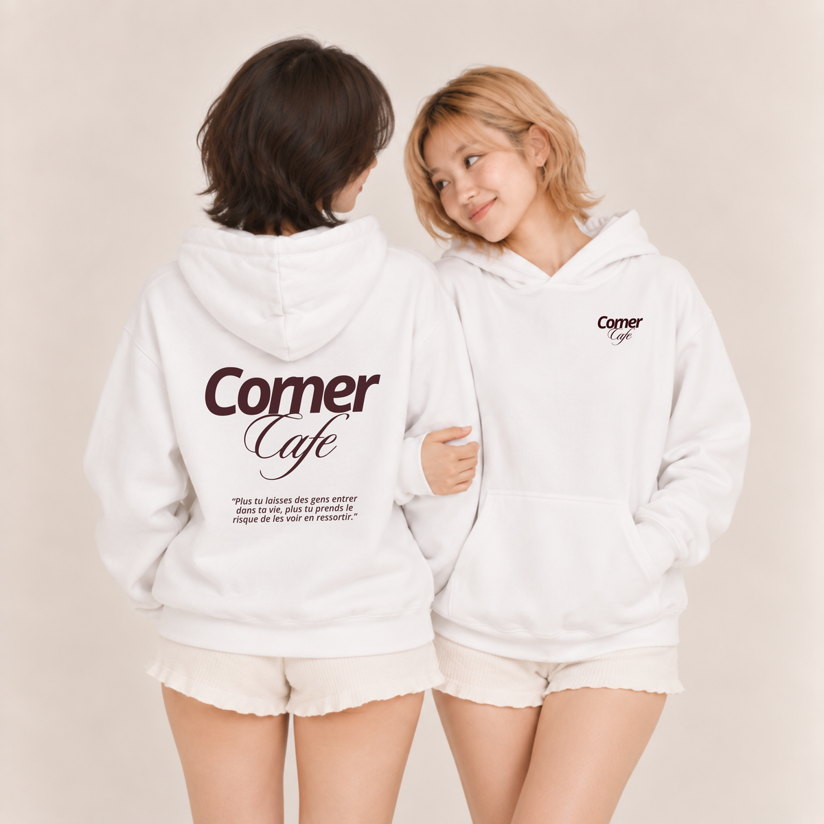 Hoodie unisexe À tous les garçons que j'ai aimés – "Corner Cafe"